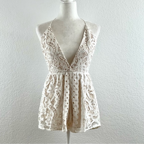 Tobi Halter Lace Romper Size M - Picture 3 of 16